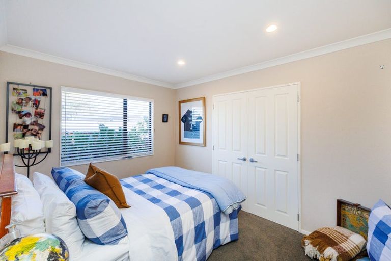 Photo of property in 3 Sunshine Place, Kelvin Grove, Palmerston North, 4414
