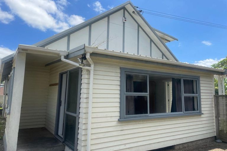 Photo of property in 24 Wellington Street, Papakura, 2110