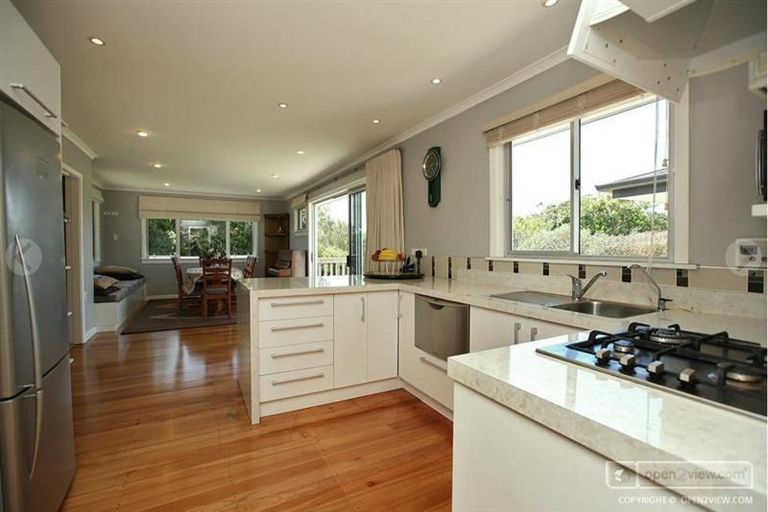 Photo of property in 37 Paynters Avenue, Strandon, New Plymouth, 4312