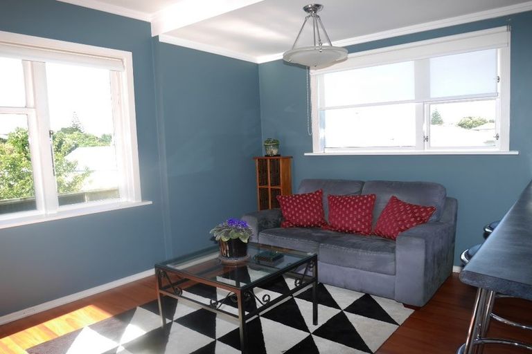 Photo of property in 8 Dale Road, Raumati South, Paraparaumu, 5032