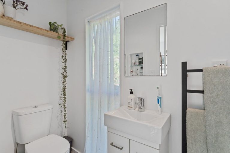 Photo of property in 61 Renown Road, Raumati South, Paraparaumu, 5032