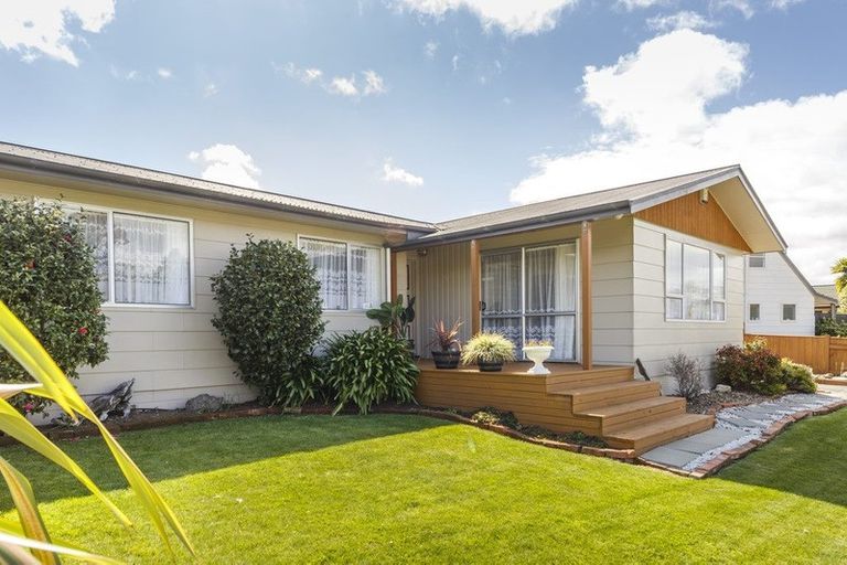 Photo of property in 12 Humphries Place, Awapuni, Palmerston North, 4412