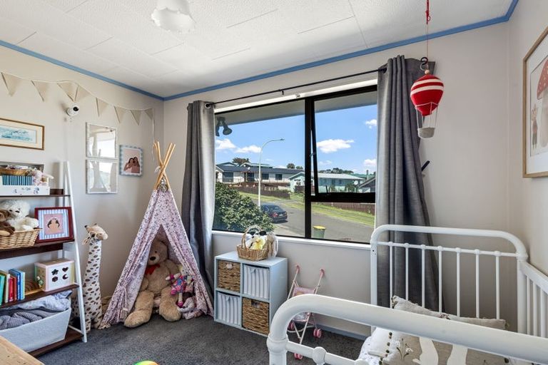 Photo of property in 13 Tahurangi Place, Spotswood, New Plymouth, 4310