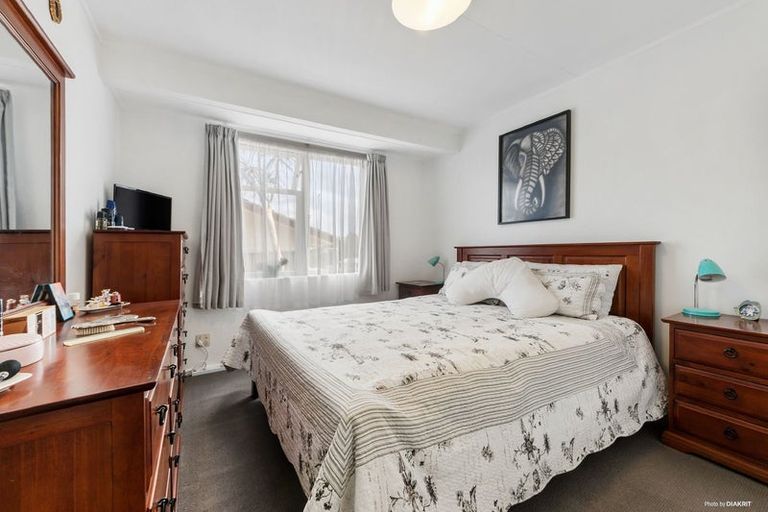 Photo of property in 64 Glenbervie Crescent, Massey, Auckland, 0614