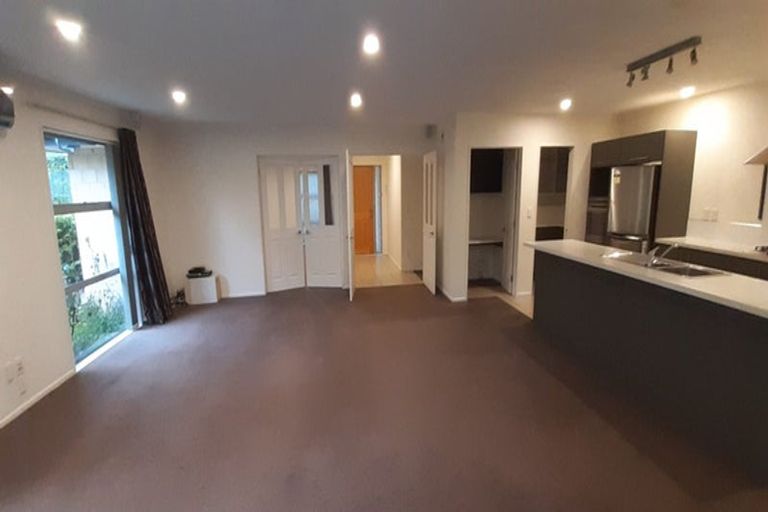 Photo of property in 4 The Oval, Hillmorton, Christchurch, 8024