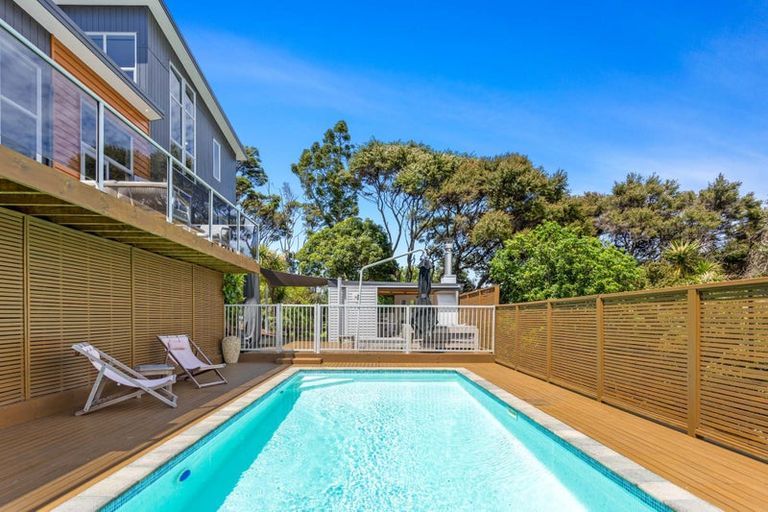 Photo of property in 92 Pemberton Avenue, Bayview, Auckland, 0629