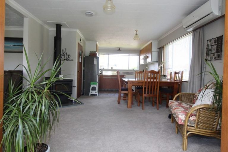 Photo of property in 11 Oxford Street, Waimate, 7924