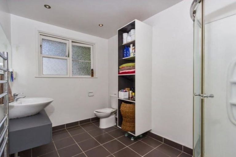 Photo of property in 114 Astley Avenue, New Lynn, Auckland, 0600