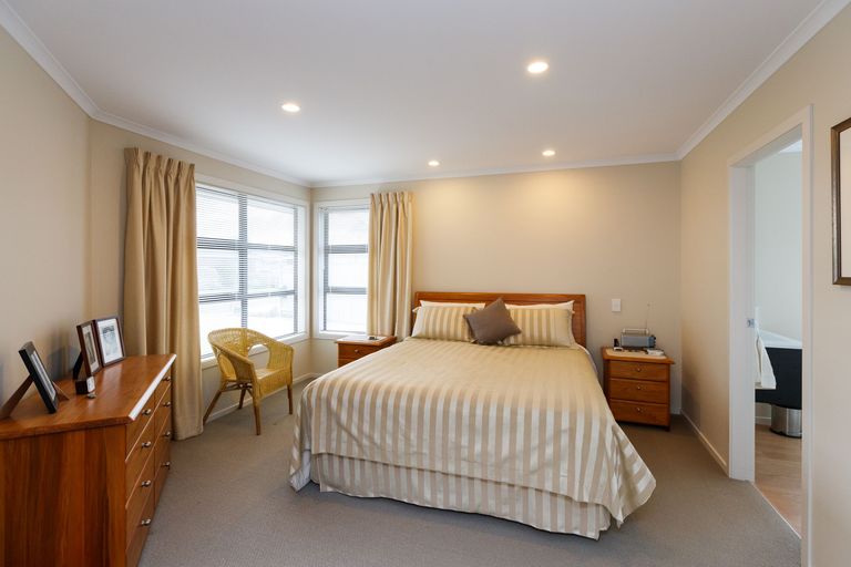 Photo of property in 8 Medallion Court, Kelvin Grove, Palmerston North, 4414