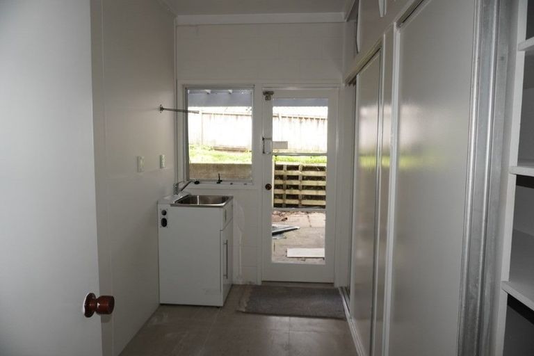 Photo of property in 8 Edgeworth Road, Glenfield, Auckland, 0629