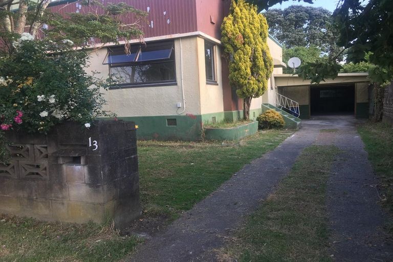 Photo of property in 13 Westwell Road, Belmont, Auckland, 0622