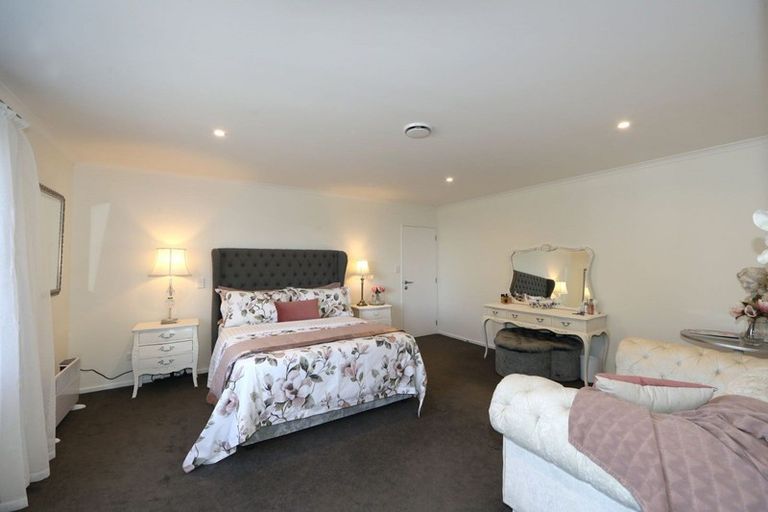 Photo of property in 83 Ferry Road, Clive, 4102