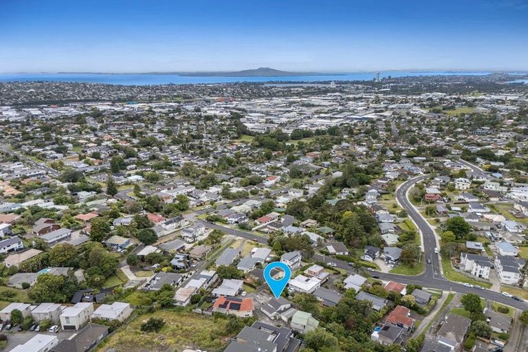 Photo of property in 3/22 Hogans Road, Glenfield, Auckland, 0629