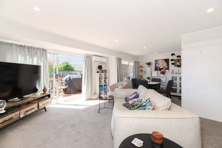 Photo of property in 3/117 Shakespeare Road, Milford, Auckland, 0620
