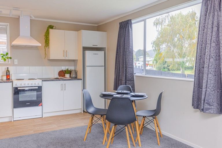 Photo of property in 2 Cypress Place, Aramoho, Whanganui, 4500