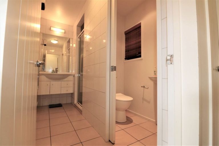 Photo of property in Arno Apartment, 2/8 Mckerrow Place, Sunshine Bay, Queenstown, 9300