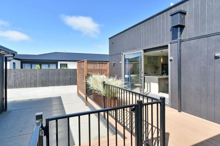 Photo of property in 102 Hills Road, Edgeware, Christchurch, 8013