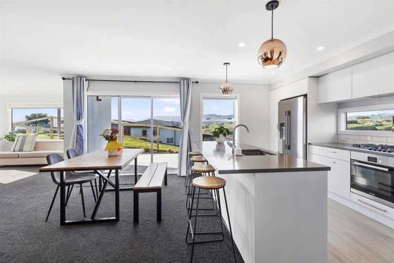 Photo of property in 158 Endeavour Drive, Whitby, Porirua, 5024