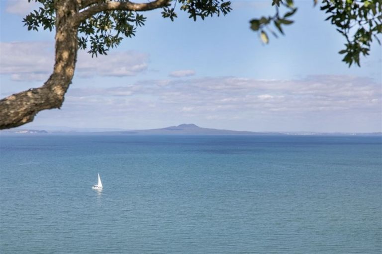 Photo of property in 63 Hawaiian Parade, Arkles Bay, Whangaparaoa, 0932