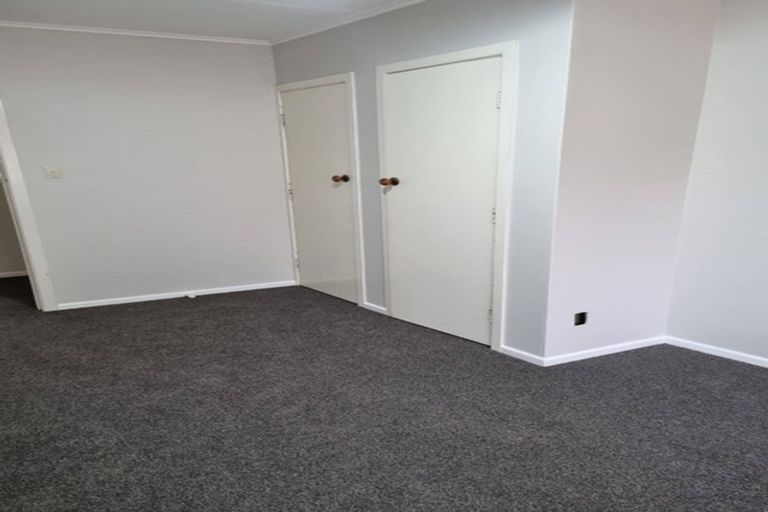 Photo of property in 92 Ironside Road, Johnsonville, Wellington, 6037