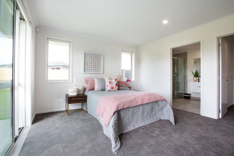 Photo of property in 211 Adler Drive, Ohauiti, Tauranga, 3112