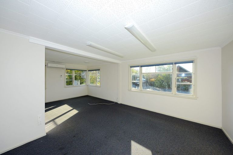 Photo of property in 77 Blighs Road, Strowan, Christchurch, 8052