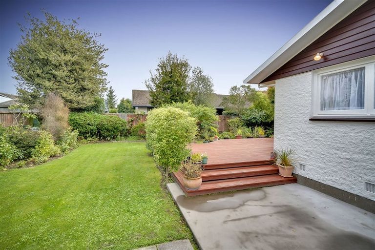 Photo of property in 57 Kent Lodge Avenue, Avonhead, Christchurch, 8042