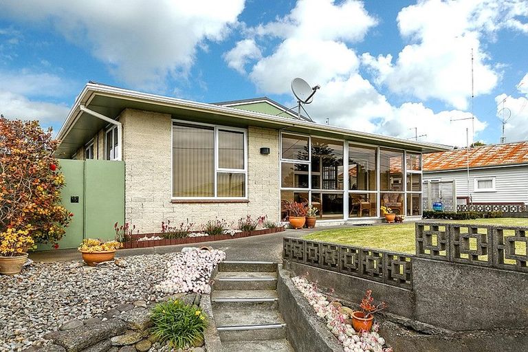 Photo of property in 19 Roy Terrace, Moturoa, New Plymouth, 4310