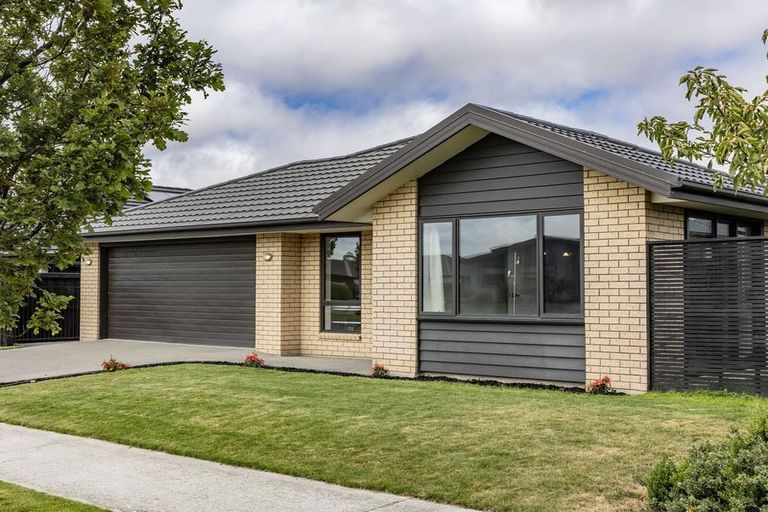 Photo of property in 108 Shillingford Boulevard, Rolleston, 7615