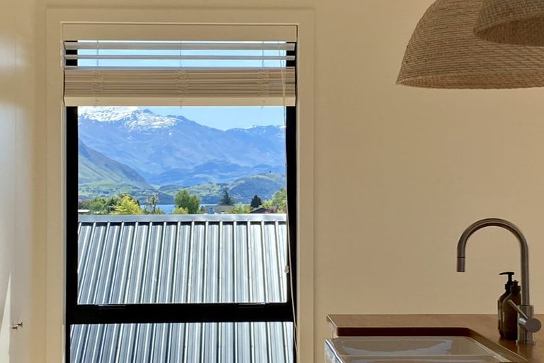 Photo of property in 13 Tuke Lane, Wanaka, 9305