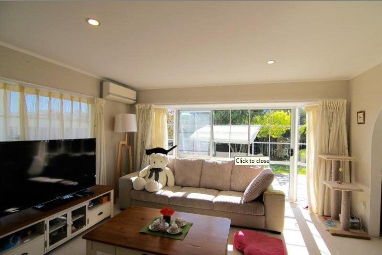 Photo of property in 2/10 Centorian Drive, Windsor Park, Auckland, 0632