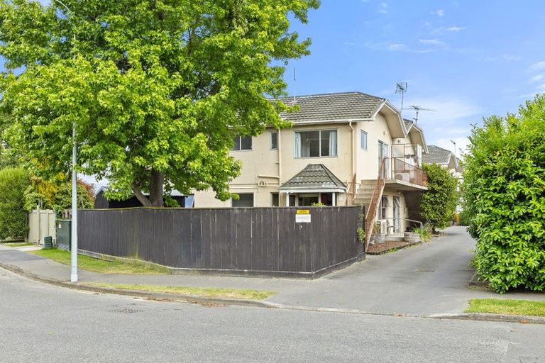 Photo of property in 2/28 Taramea Place, Addington, Christchurch, 8024