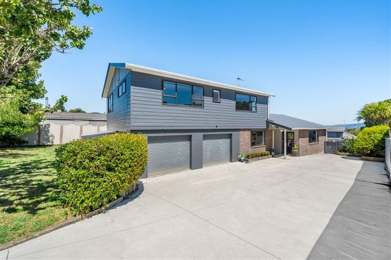 Photo of property in 25 Roband Crescent, Brown Owl, Upper Hutt, 5018