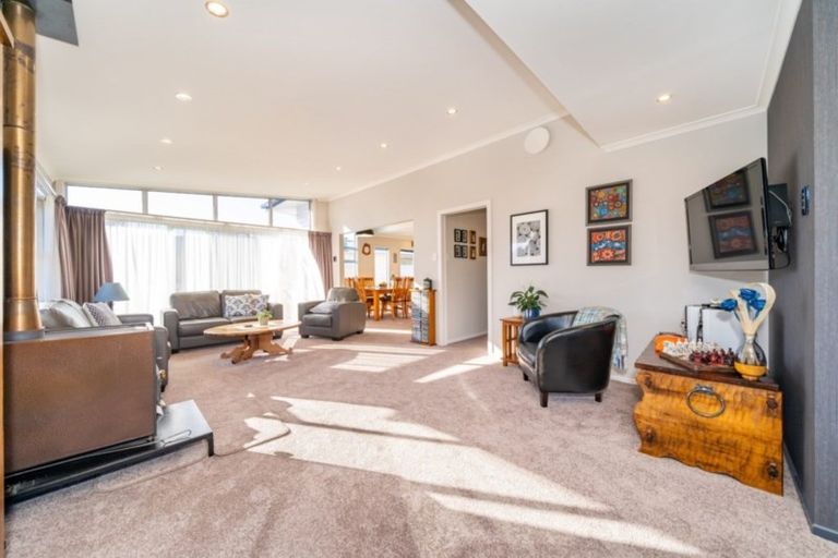 Photo of property in 40 Sunbrae Drive, Silverstream, Upper Hutt, 5019