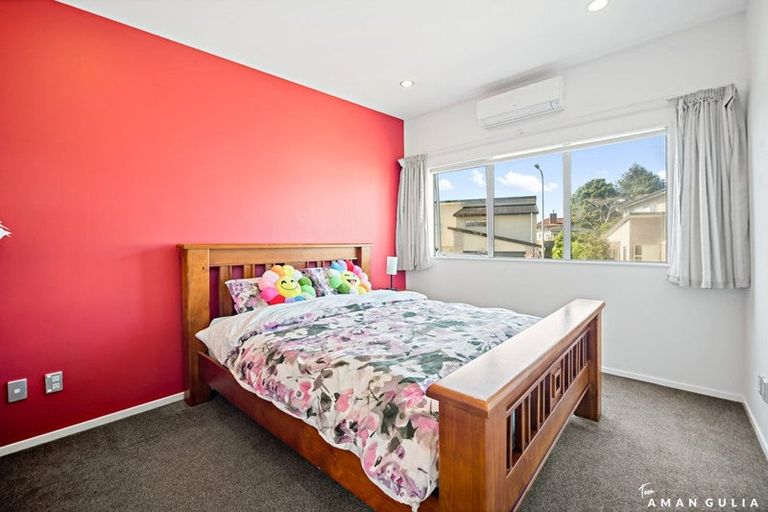 Photo of property in 4 Sunshine Boulevard, Sunnyvale, Auckland, 0612