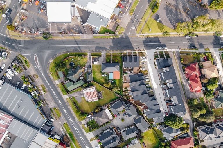 Photo of property in 68 Delta Avenue, New Lynn, Auckland, 0600