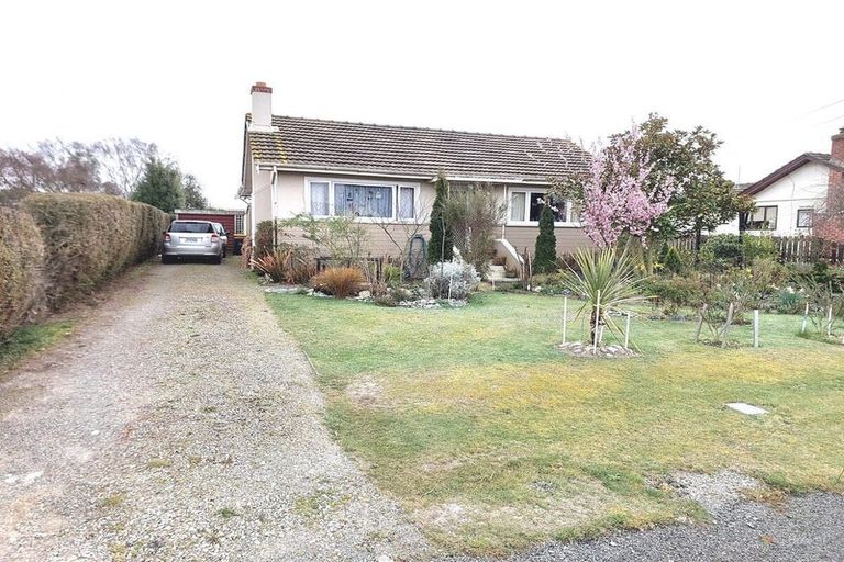 Photo of property in 8 Moorhouse Street, Waimate, 7924