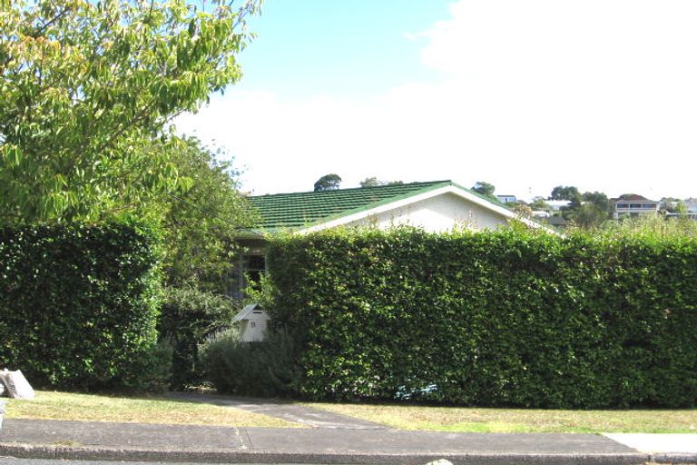 Photo of property in 1/9 Bevyn Street, Castor Bay, Auckland, 0620