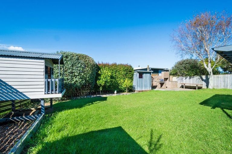 Photo of property in 21 Hepburn Road, Glendene, Auckland, 0602