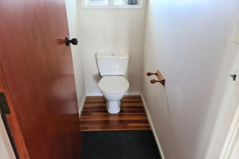 Photo of property in 1 Malters Place, Browns Bay, Auckland, 0630