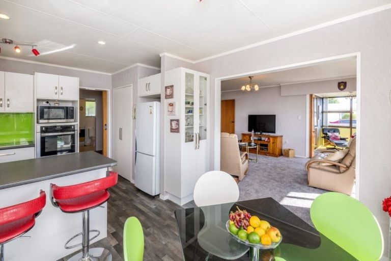 Photo of property in 44 Rimu Street, Levin, 5510