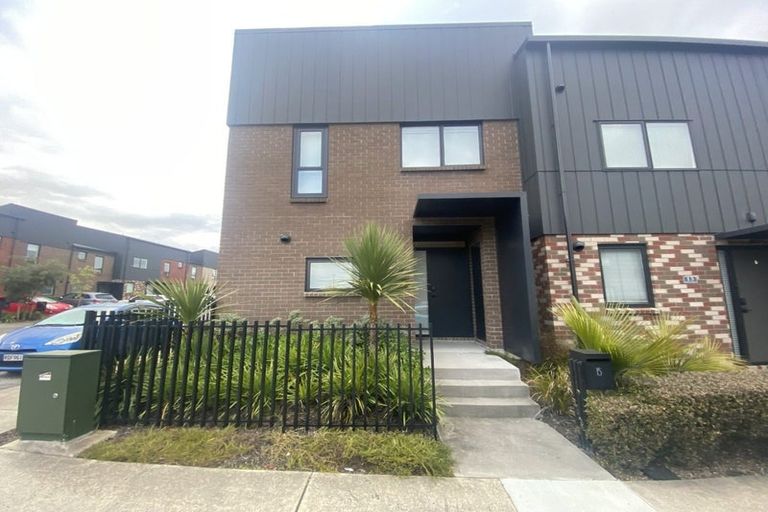 Photo of property in 15 Kotuitui Street, Manukau, Auckland, 2104