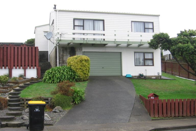 Photo of property in 44 Fitzpatrick Street, Newlands, Wellington, 6037