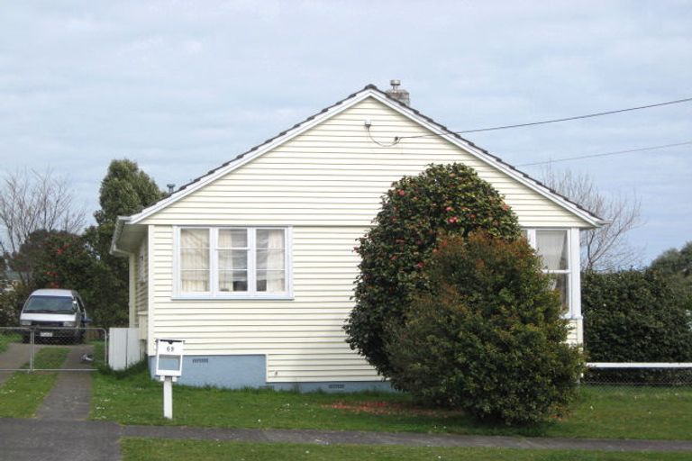 Photo of property in 69 Cook Street, Marfell, New Plymouth, 4310