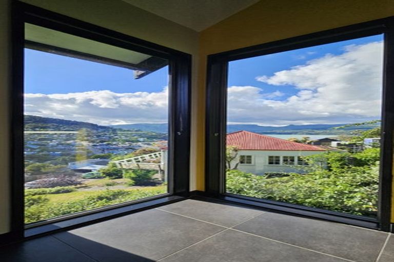 Photo of property in 35 Ticehurst Road, Lyttelton, 8082