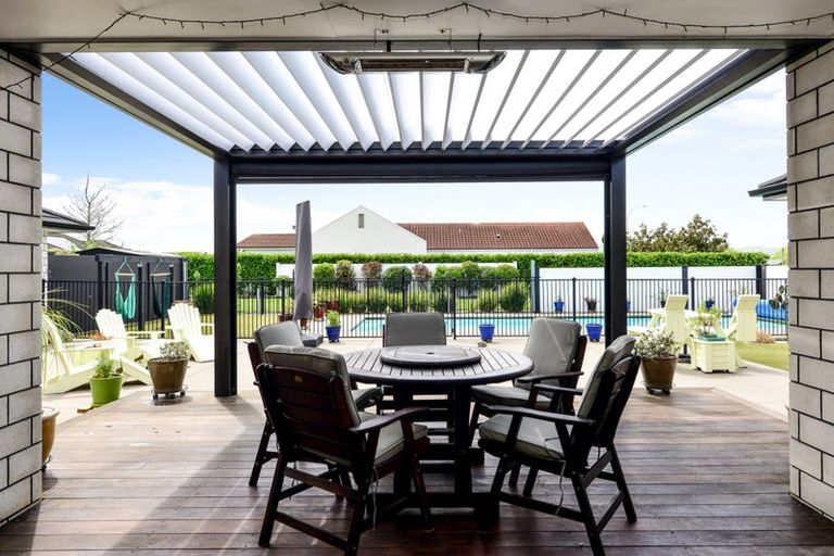 Photo of property in 2 Alan Livingston Drive, Cambridge, 3434