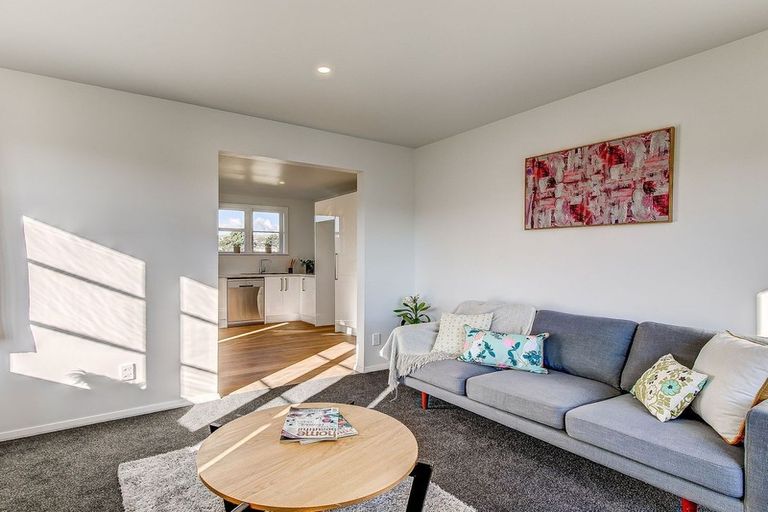 Photo of property in 33 Maher Place, Ranui, Porirua, 5024