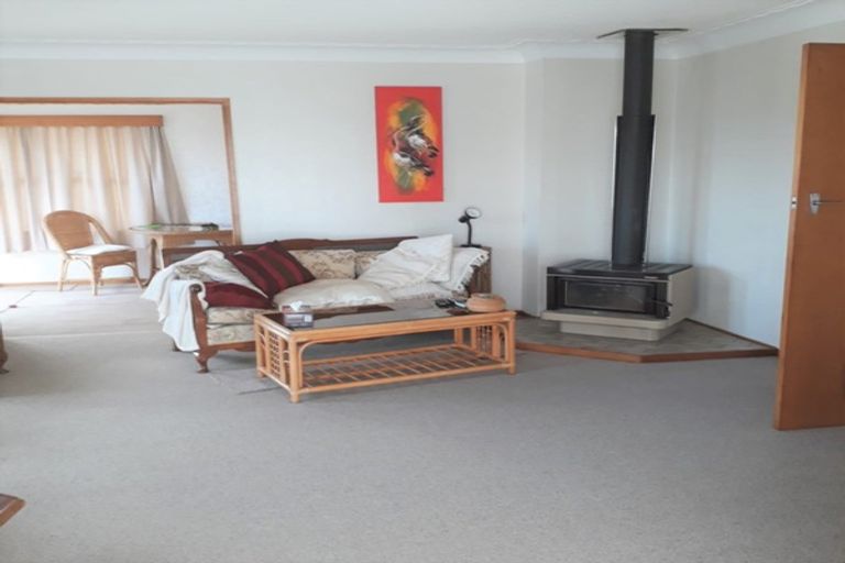 Photo of property in 12 Norfolk Rise, Waiuku, 2123