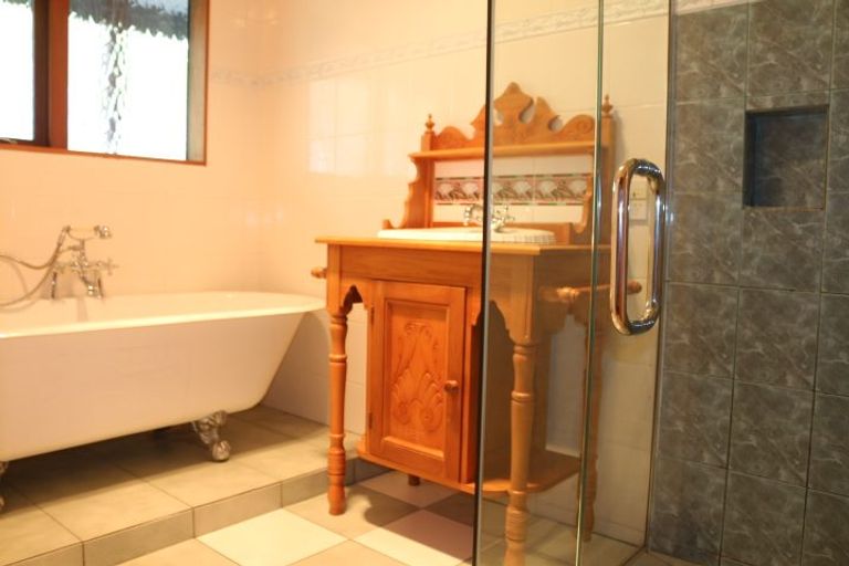 Photo of property in 27 Te Rakehou Road, Feilding, 4775