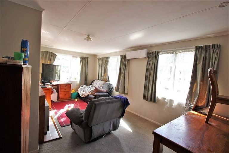 Photo of property in 12 Yeats Crescent, Fairfield, Hamilton, 3214